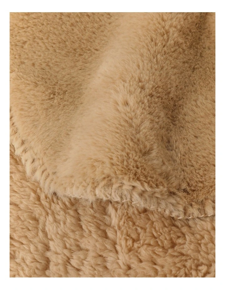 Heritage Reversible Sherpa Blanket In Tan 5 Heritage Reversible Sherpa Blanket In Tan - Image 3
