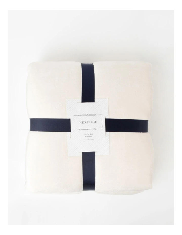 Heritage Super Plush Blanket In Pink 3 Heritage Super Plush Blanket In Pink